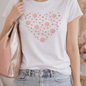 t-shirt blanc et rose