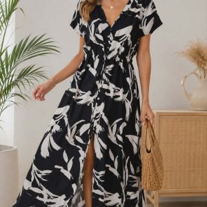 longue robe noire et blanche